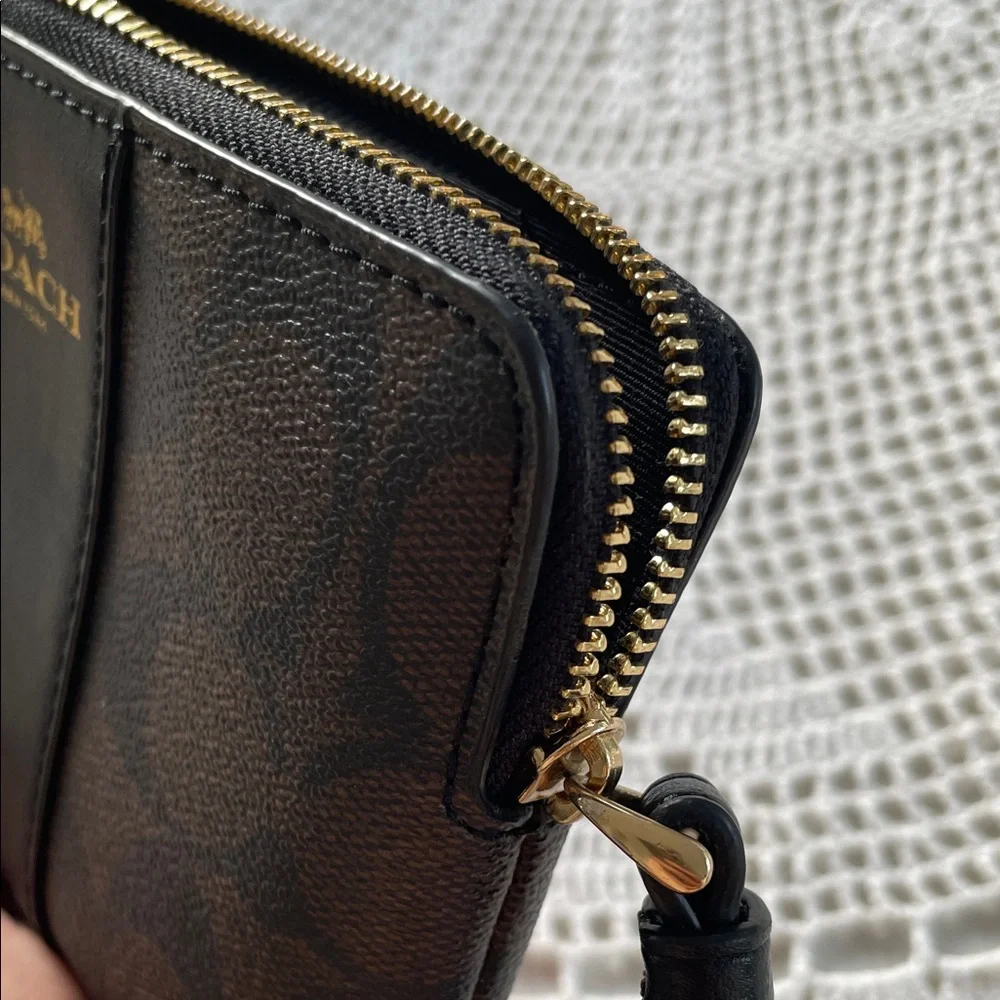 Coach Signature Black and Brown Wristlet (pre-owned, like new) - Picture 6 of 10
